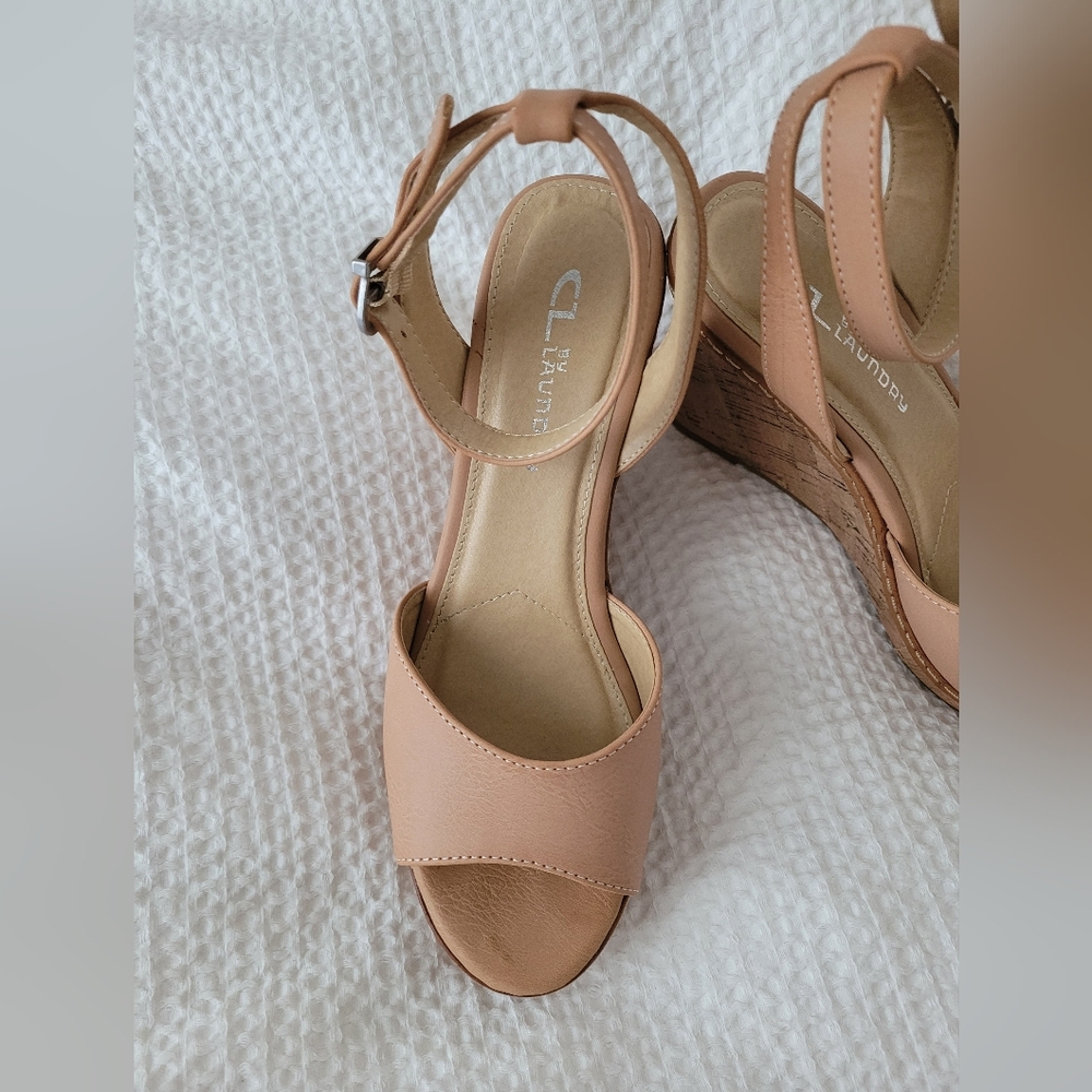 NWOT Nude Wedges - Picture 3 of 8